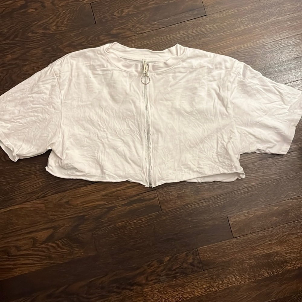 Emma & Sam white zip front cropped T-shirt